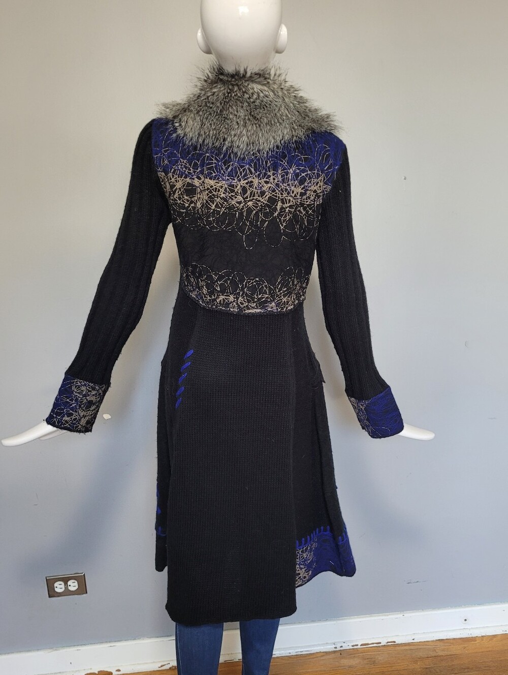 Papillon Art-to-Wear Embroidered Knit Sweater Coat with Faux Fur Collar, Size M - Picture 5 of 9